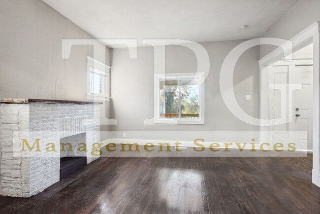 Building Photo - Beautiful, Updated Historic Home in KCMO
