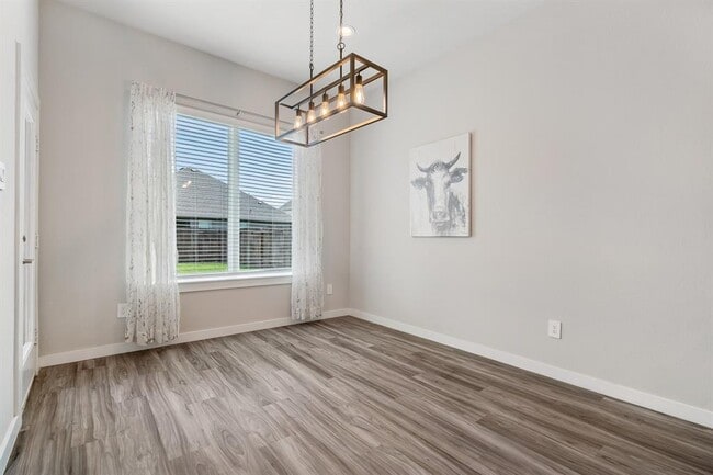 Building Photo - 14261 Lake Lodge Dr