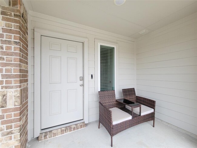 Building Photo - 5723 Sycamore Glen Dr