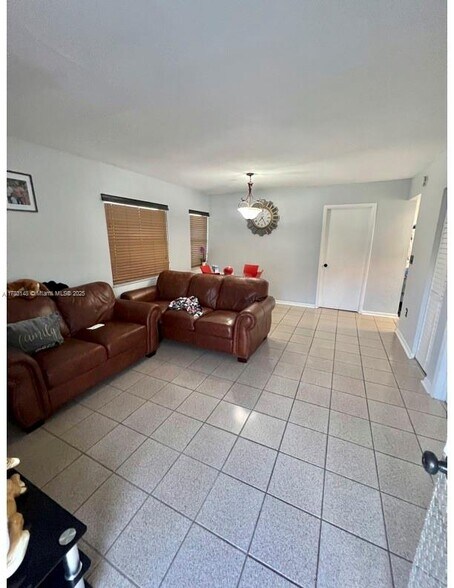 Primary Photo - 6861 SW 129th Ave