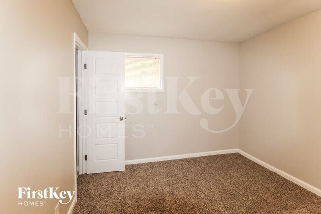 Building Photo - 3758 Aldea Dr