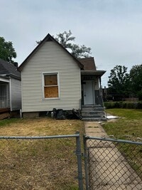 Building Photo - 5657 Roosevelt Pl