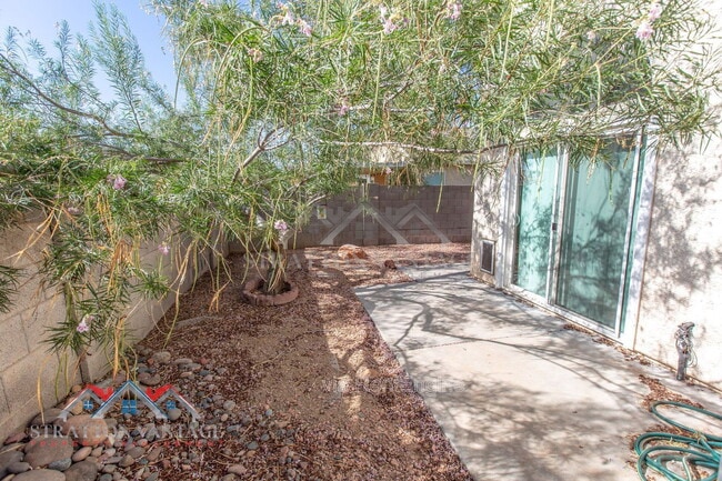 Building Photo - 4725 E Brown Rd