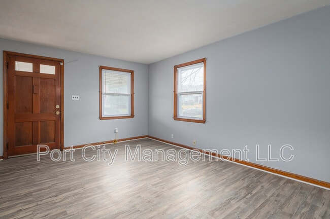 Building Photo - 1237 Delbert Ave