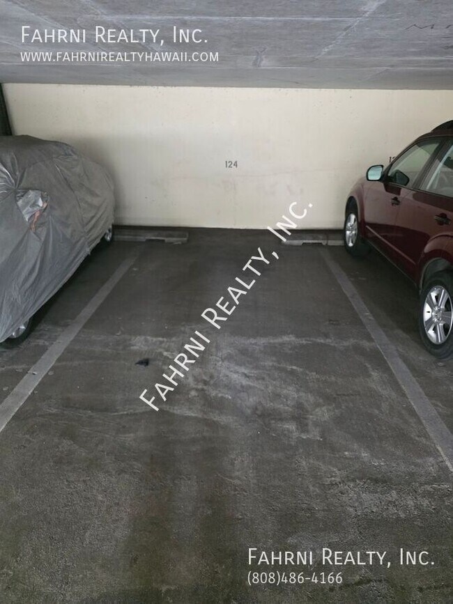 Building Photo - 2211 Ala Wai Blvd