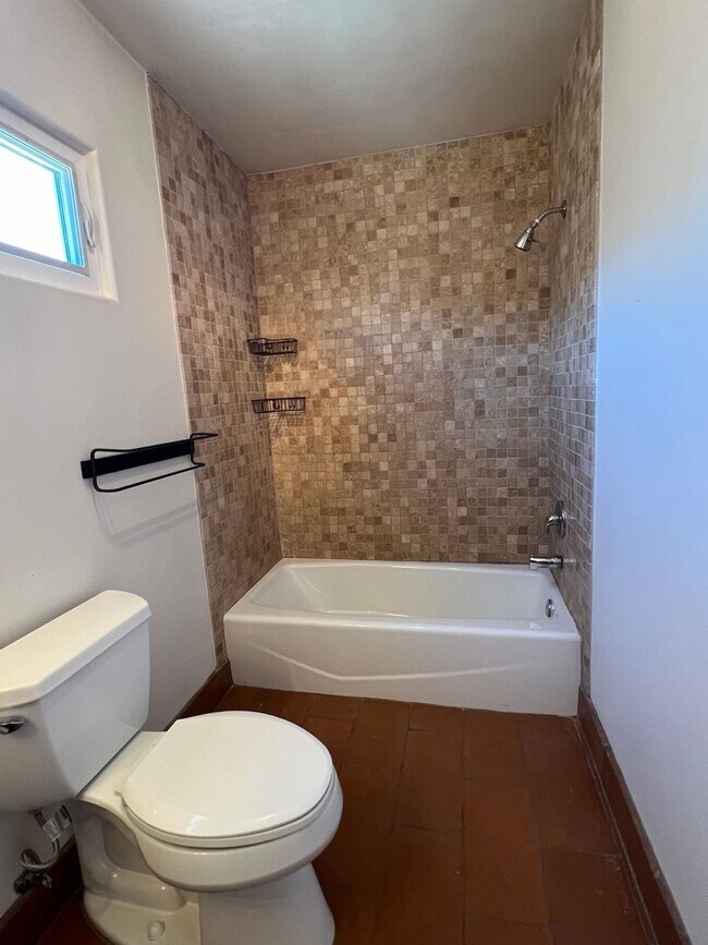 Building Photo - Charming Spanish Style Bungalow in West Ve...