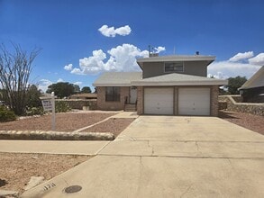 Building Photo - BEAUTIFUL EASTSIDE HOME