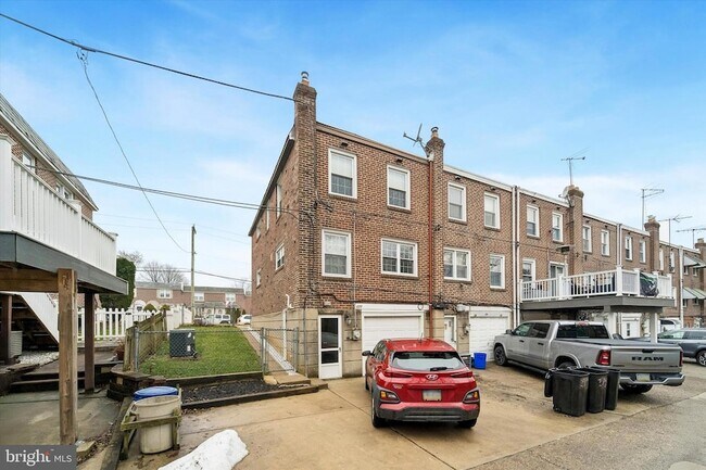 Building Photo - 273 Westbrook Dr