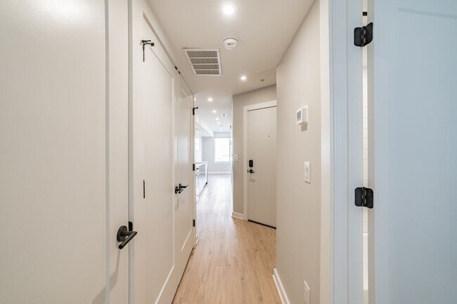 Building Photo - 1725 N 25th St