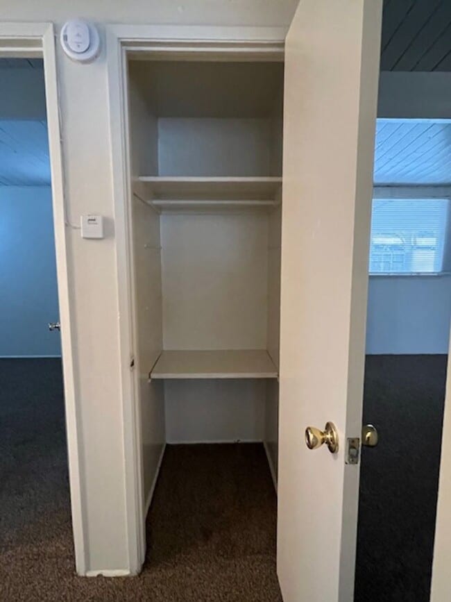 Building Photo - 22 Candy St