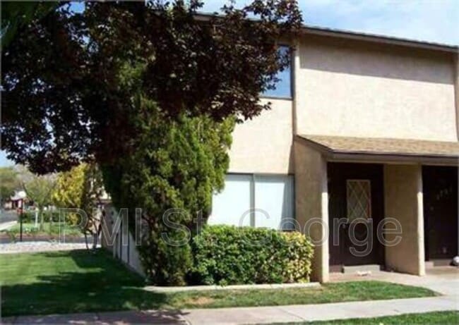 Building Photo - 1749 W 1020 N