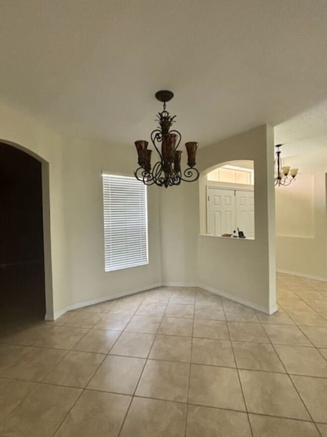 Building Photo - Bellalago Home