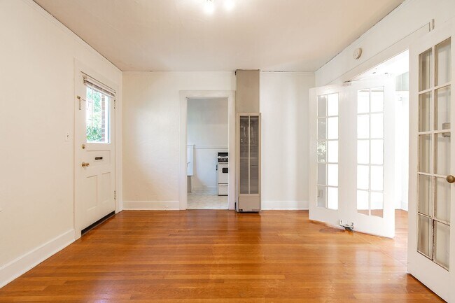Interior Photo - Broadway Court