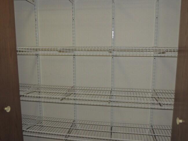 Building Photo - 311 S Hawthorne St