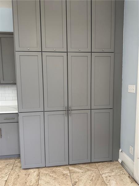 Building Photo - 1229 Euclid Ave NE