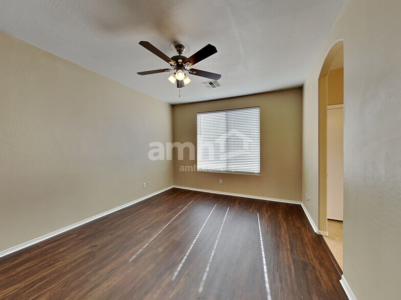 Building Photo - 7571 W State Ave