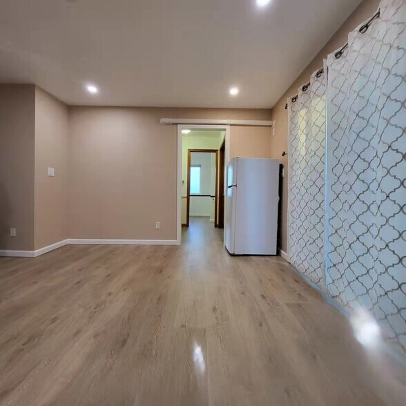 Building Photo - 1871 Peach Pl