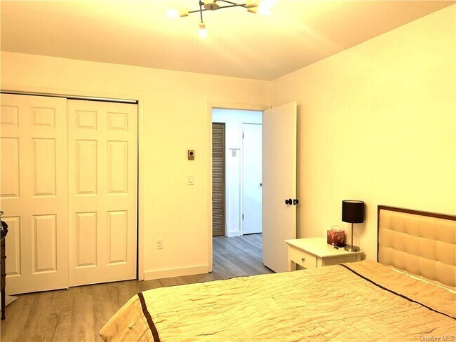Building Photo - 417 Fox Run Ln