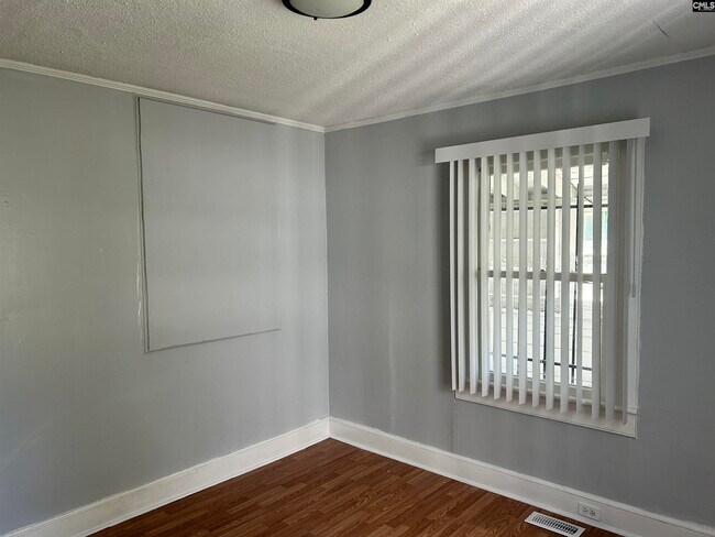 Building Photo - 804 Columbia College Dr