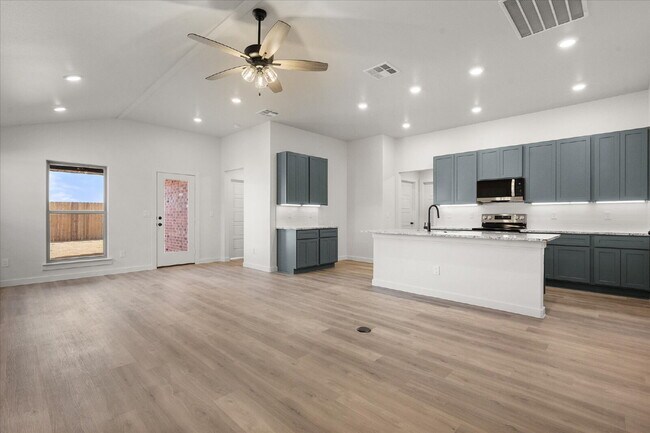Building Photo - Beautiful New Build Home in Cypress Ranch!