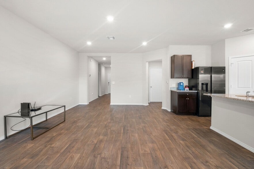 Building Photo - 5824 Brocade Dr