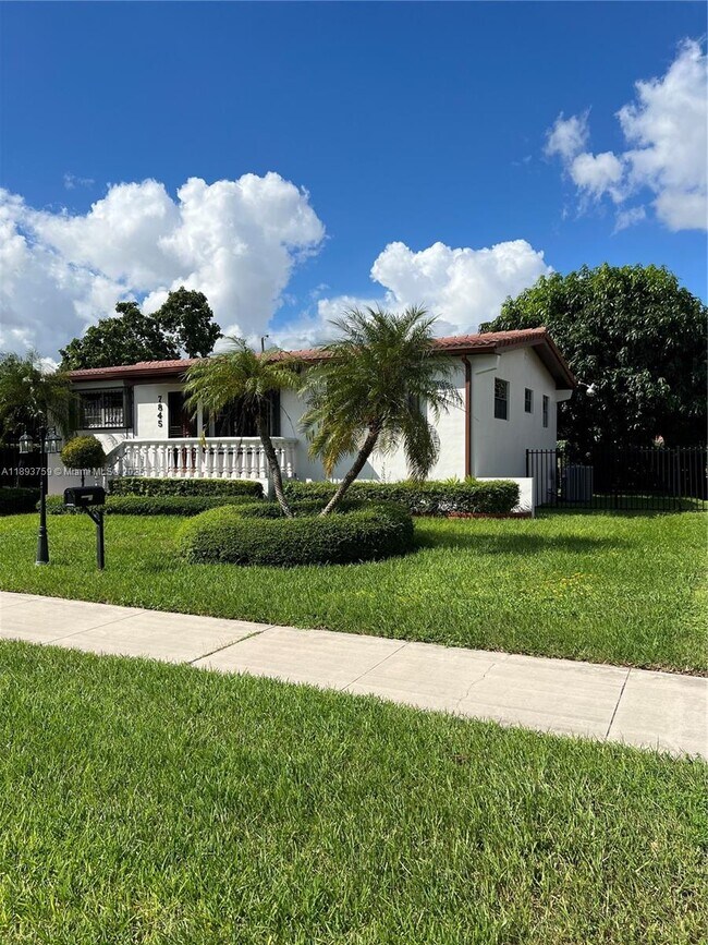 Building Photo - 7845 SW 19th St