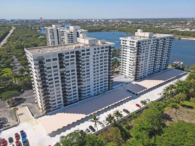 Building Photo - 2121 N Ocean Blvd