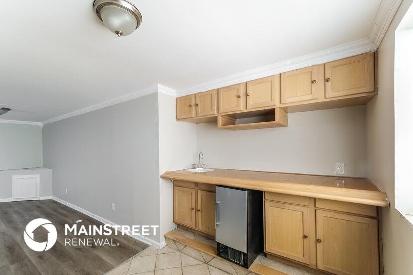 Building Photo - 18417 Spruce St