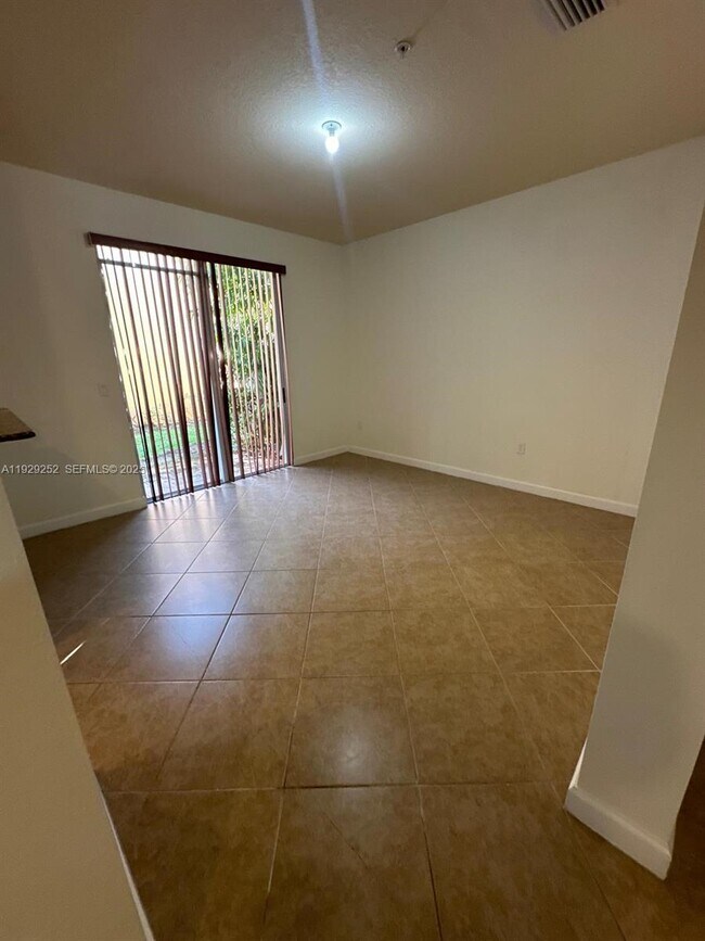 Building Photo - 12444 Emerald Creek Manor