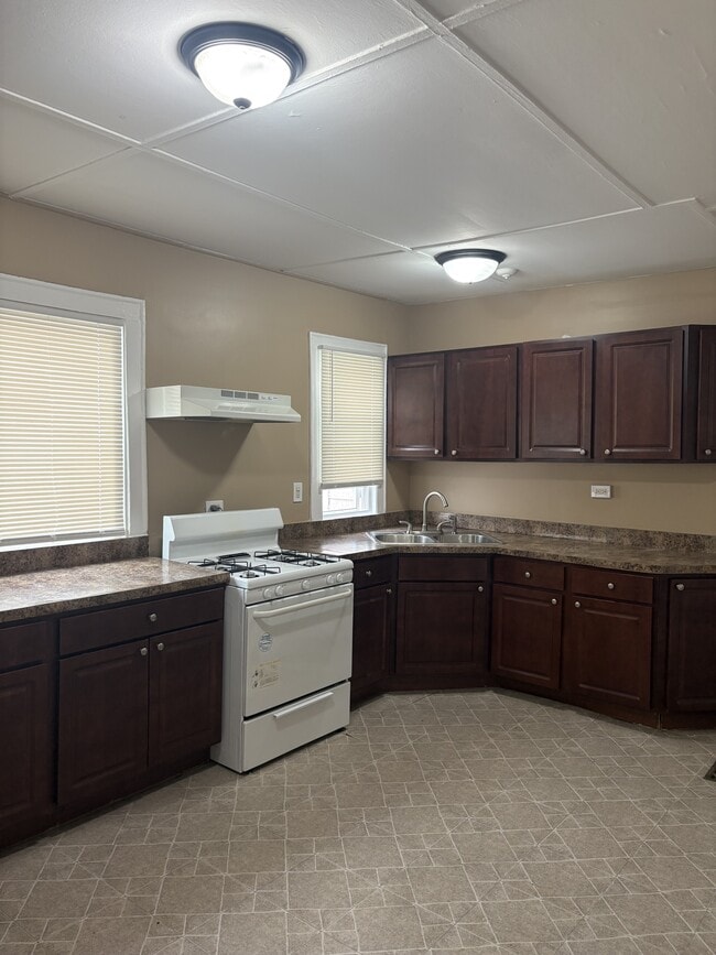 Building Photo - 12027 S Lafayette Ave