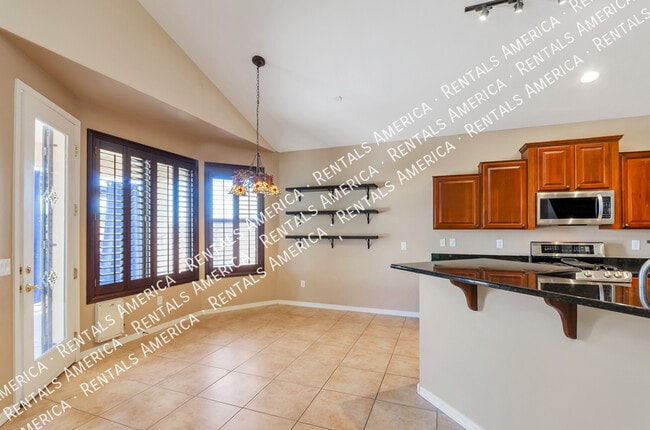 Building Photo - 15549 S Via Puente Azul