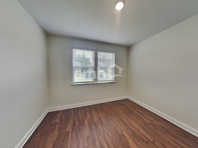 Building Photo - 240 Banyan Frst Dr