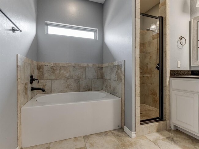 Building Photo - 7201 Meadow Lake Dr