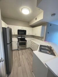 Building Photo - Condo for rent