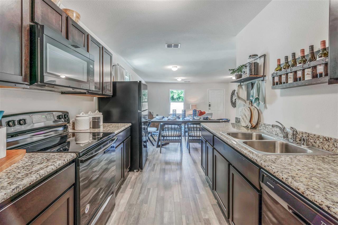 Building Photo - 4204 S Cravens Rd