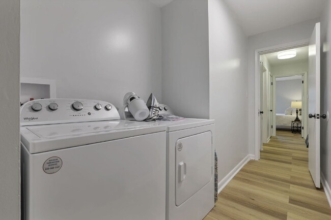 Building Photo - Beautifully Updated 3-Bedroom Home – Spacious, Modern, and Move-In Ready!