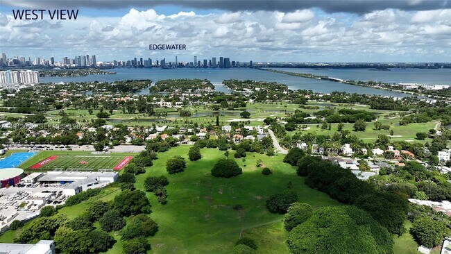 Building Photo - 2600 Collins Ave