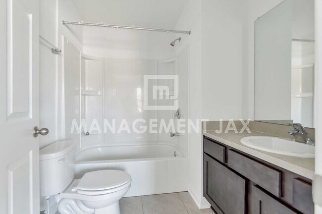 Building Photo - 8306 Zenith Cir