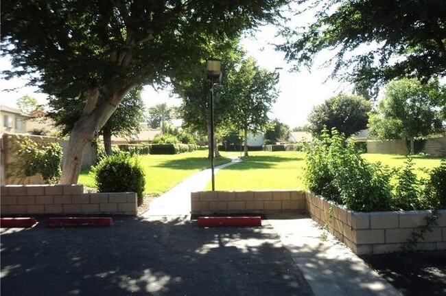 Building Photo - LIVE THE DREAM IN A PRIVATE HOA COMMUNITY ...