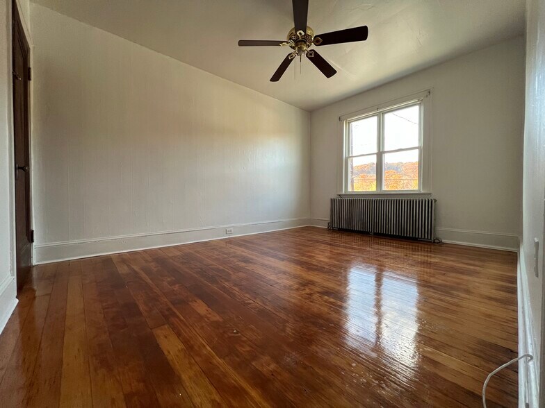 Building Photo - 44 E Bacon St