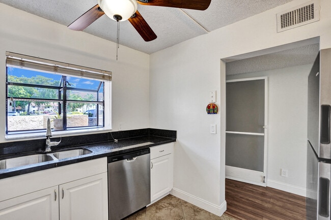 Building Photo - 1403 Congressional Way