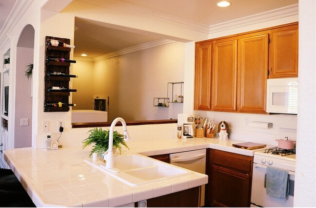 Building Photo - 2744 Crown Ridge Rd