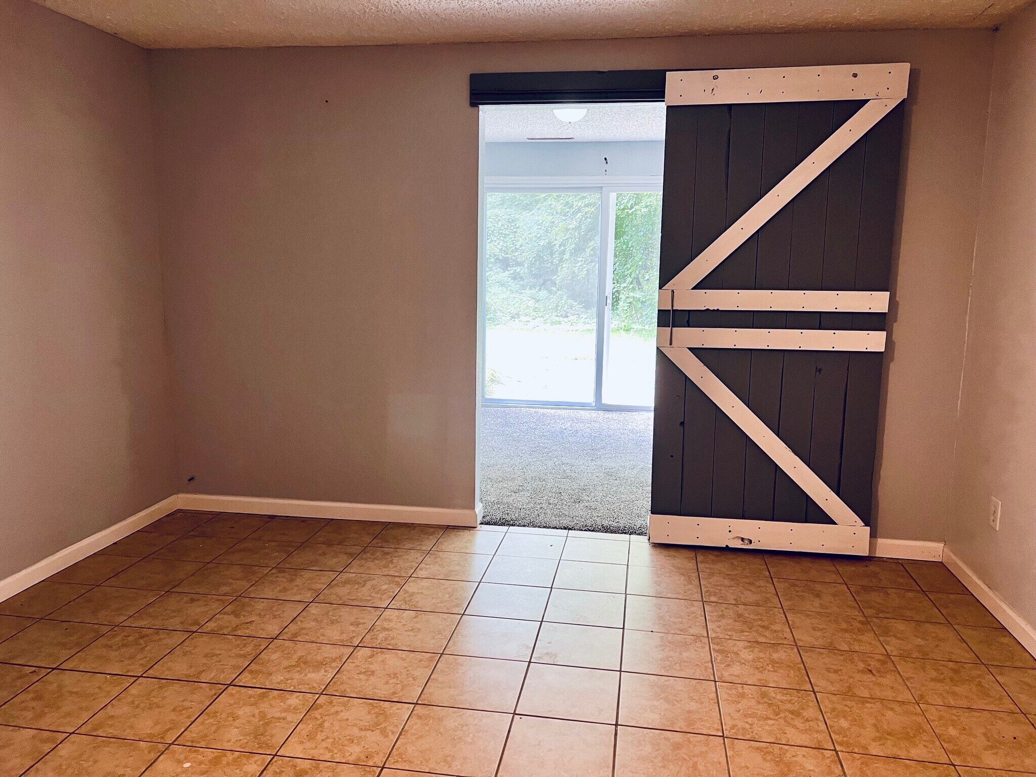 Building Photo - 2828 S 9th St