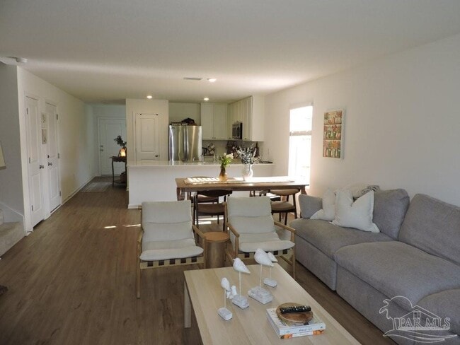 Building Photo - 4664 Carlstrom Ln