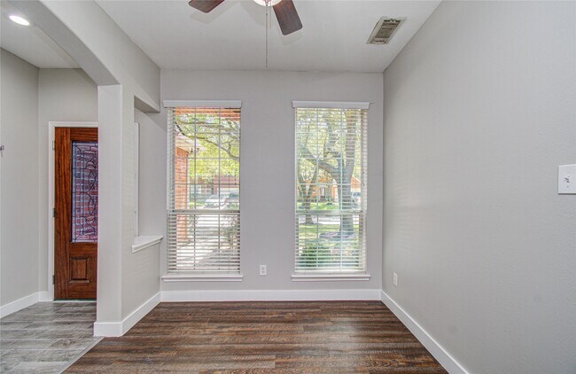 Building Photo - 6814 Summer Bridge Ln