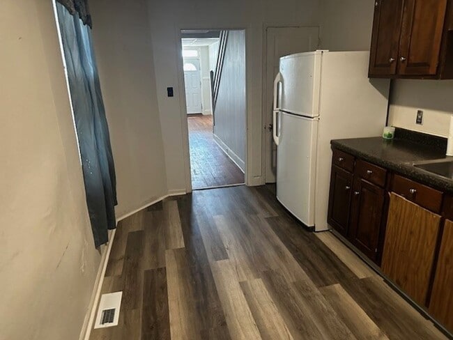 Building Photo - 3 bedroom 1 bathroom York, PA