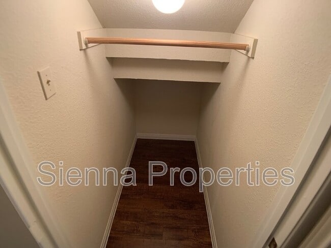 Building Photo - 2509 Riddle Rd