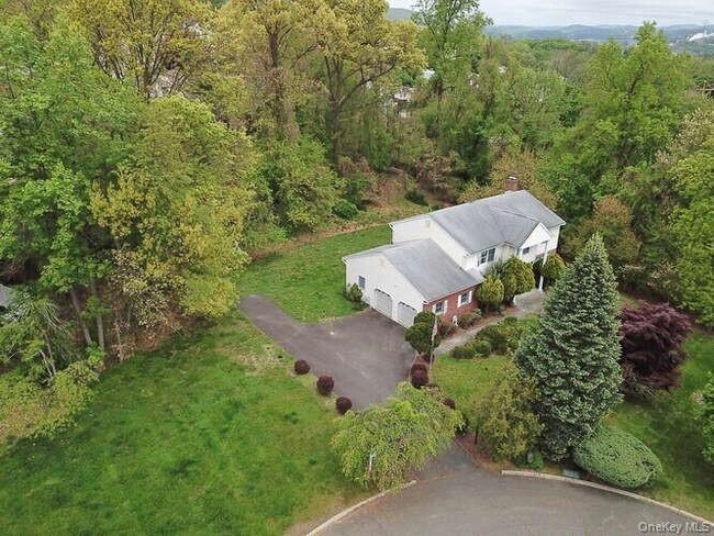 Building Photo - 20 Madison Ct