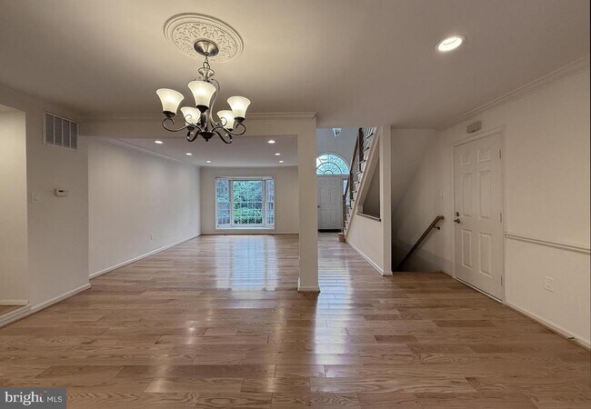 Building Photo - 7438 Crestberry Ln