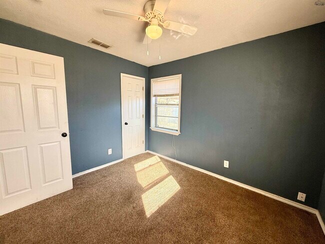 Building Photo - 3013 Lavell Ave